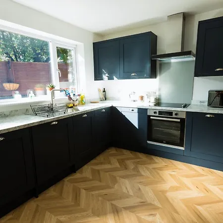 Amazing New 3 Double Bed House In Staple Hill! Bristol